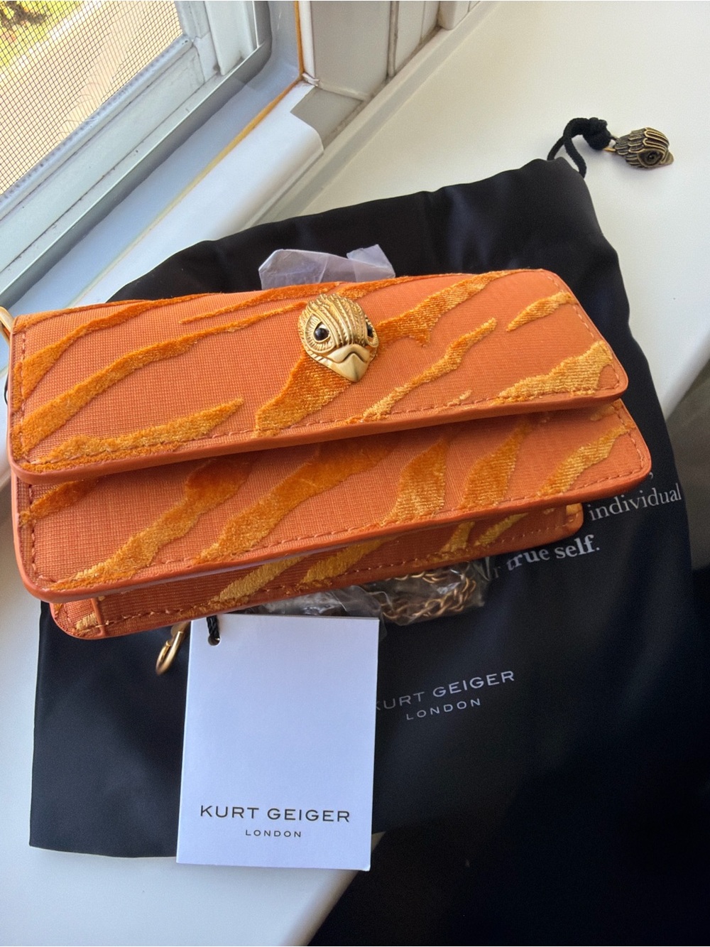 KURT GEIGER Gold-Tone Zebra Velvet Crossbody Bag - NWT- Sliding chain Host pick🩷 - Picture 4 of 7